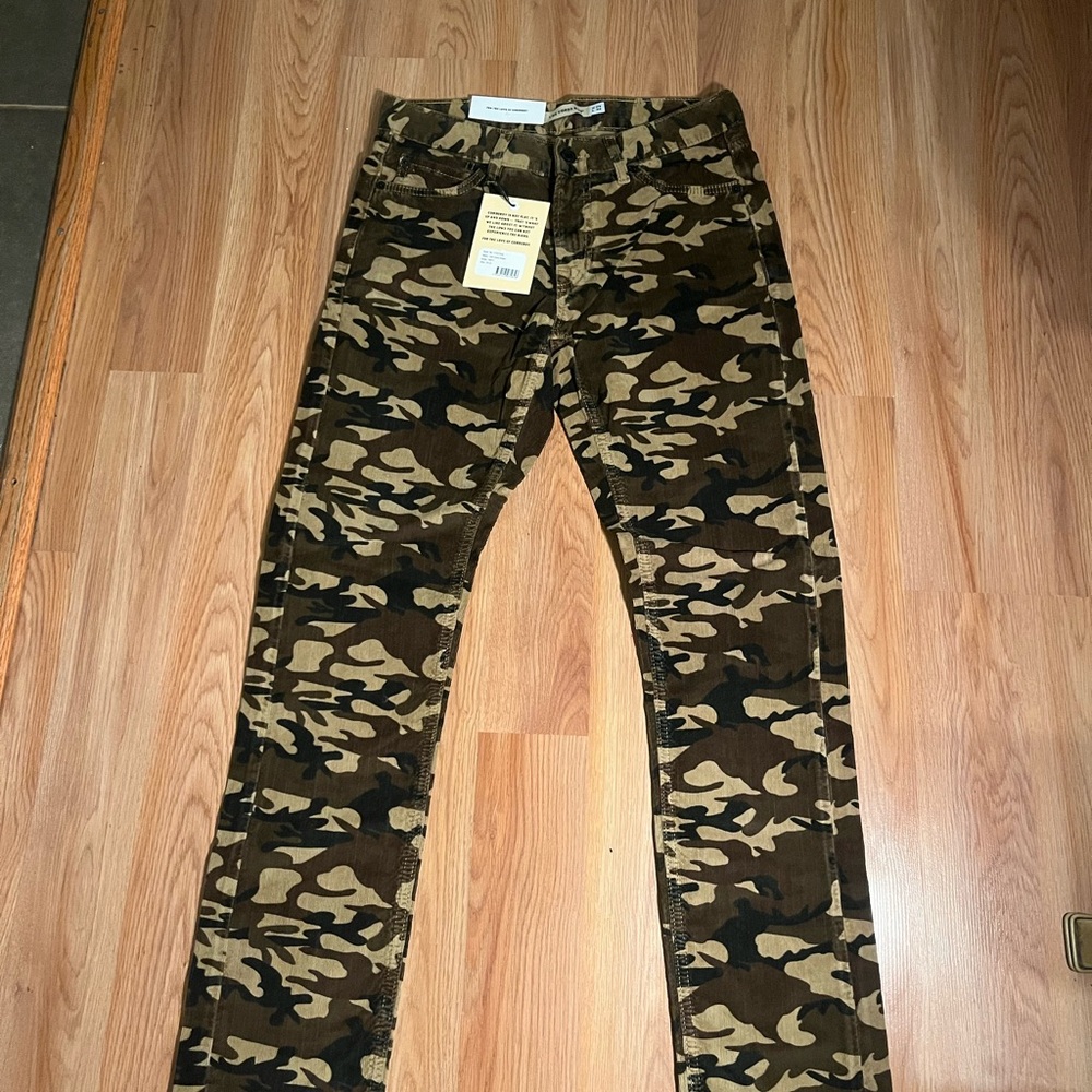 Camo Green Colored Corduroys Men’s 29/32 Cords New With Tags